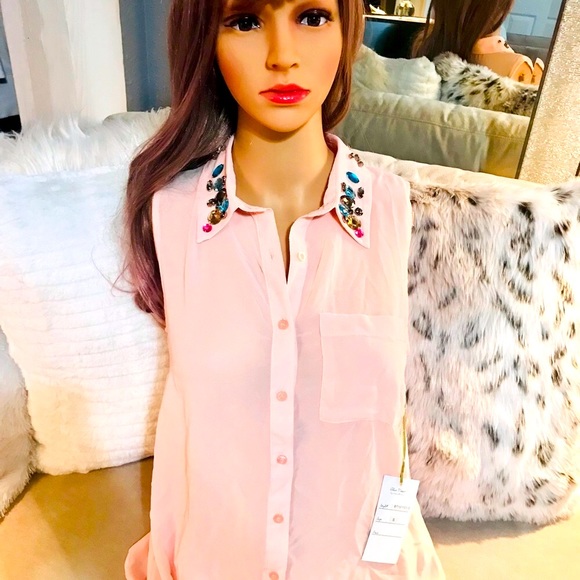 Moon Collection Tops - 👑NWT Women’s top!